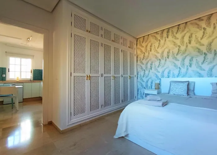 Charming & Sunny With Ocean View Lejlighed