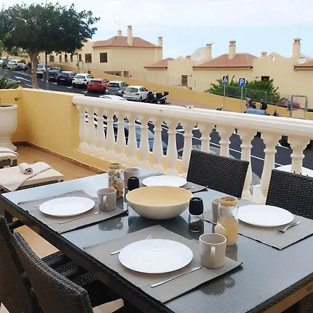 Charming & Sunny With Ocean View Apartment *